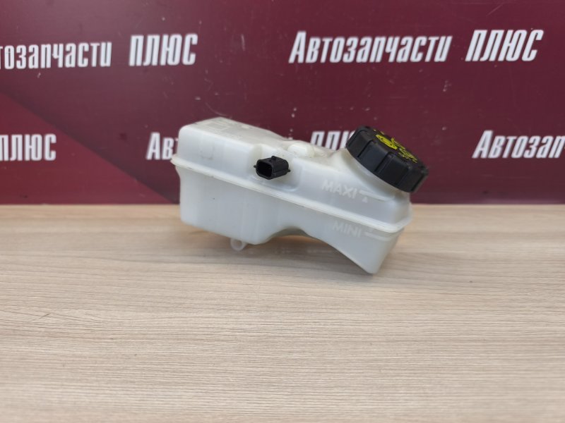 Бачок главного тормозного цилиндра