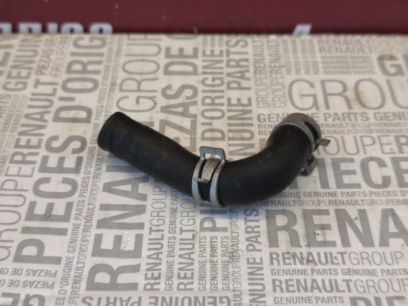 Патрубок вентиляции картерных газов