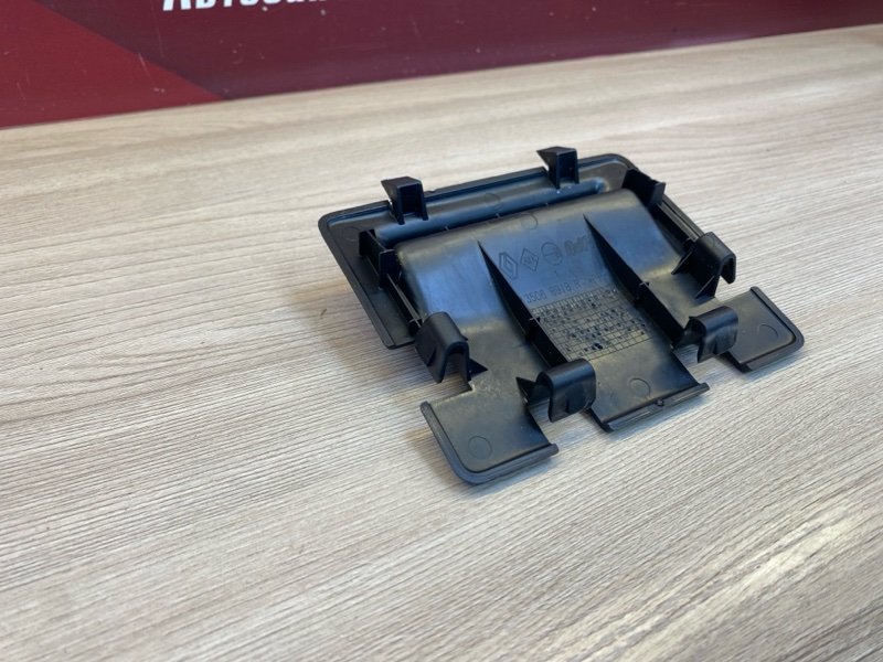 Накладка крышки багажника