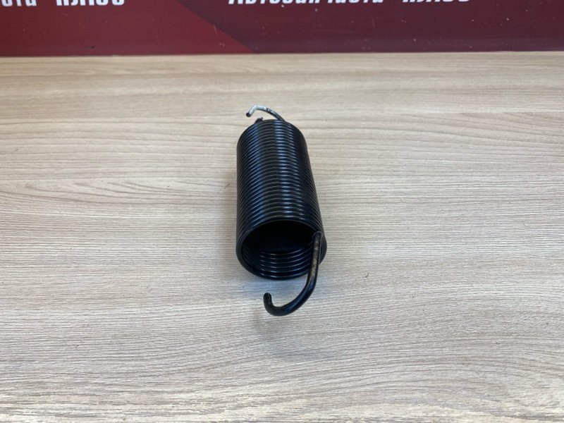 Пружина крышки багажника