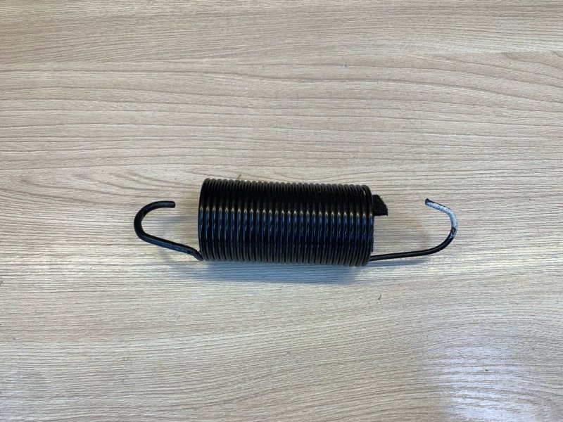 Пружина крышки багажника