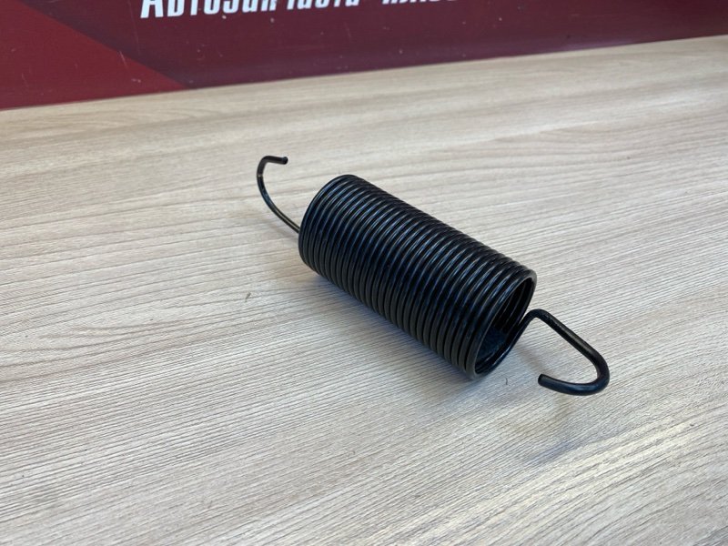 Пружина крышки багажника