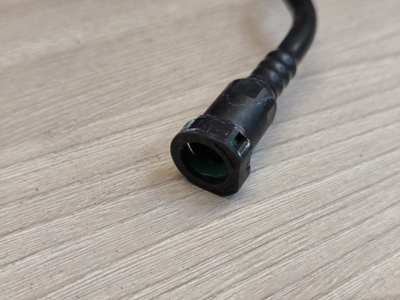 Трубка топливная