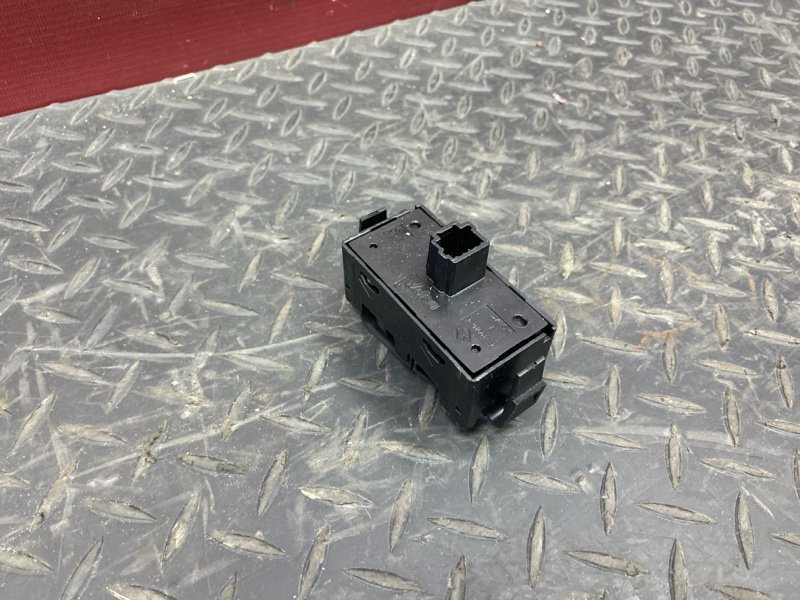 Кнопка аварийной сигнализации