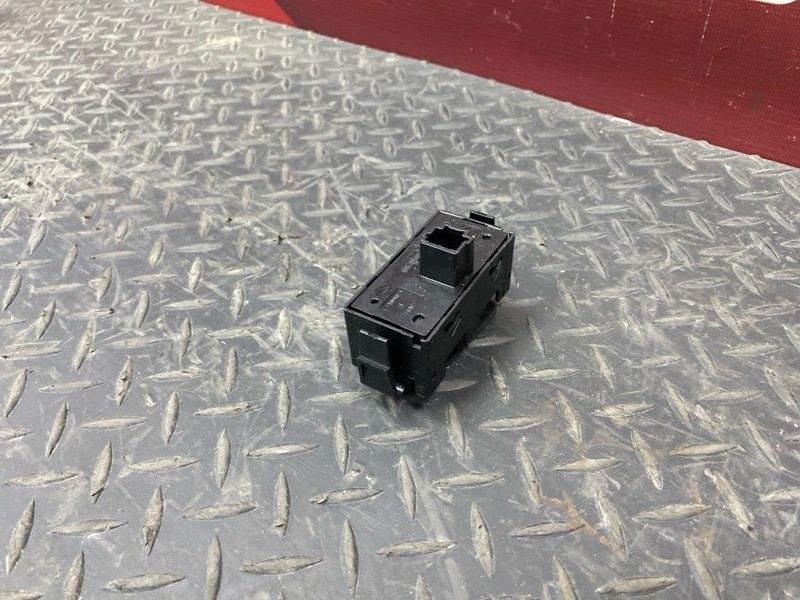 Кнопка аварийной сигнализации