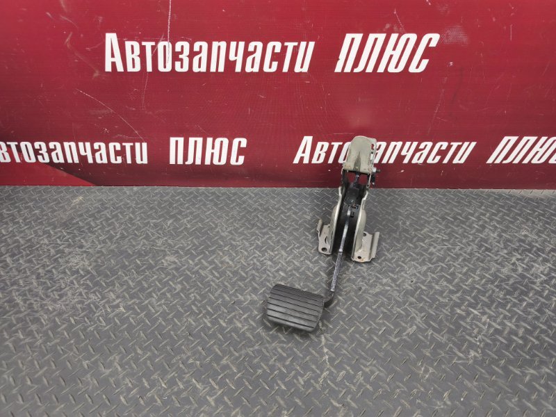 Педаль тормоза