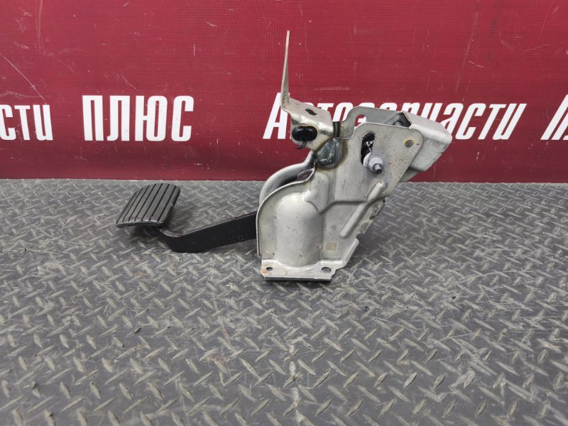 Педаль тормоза