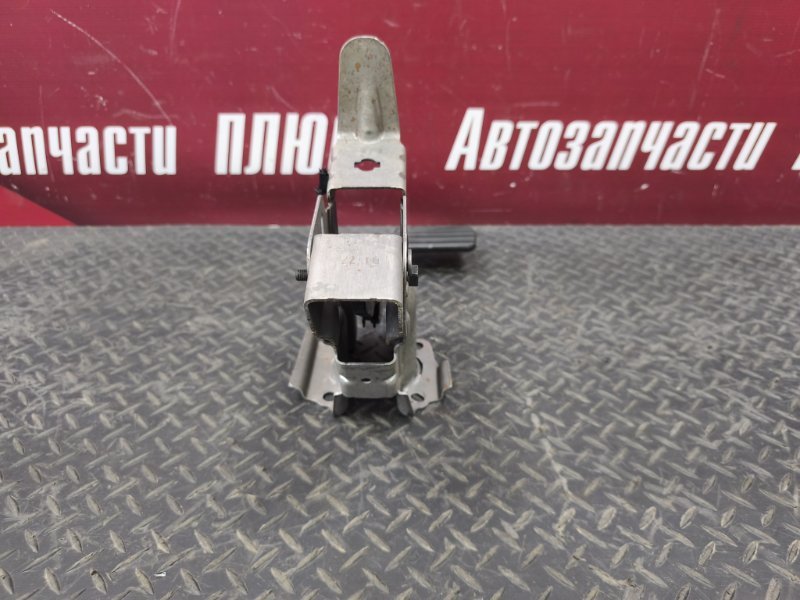 Педаль тормоза