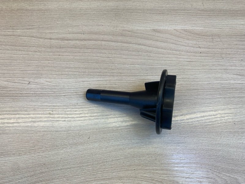 Крепление запасного колеса