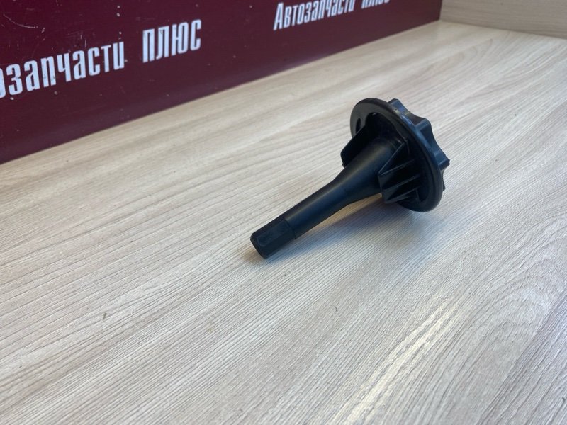 Крепление запасного колеса