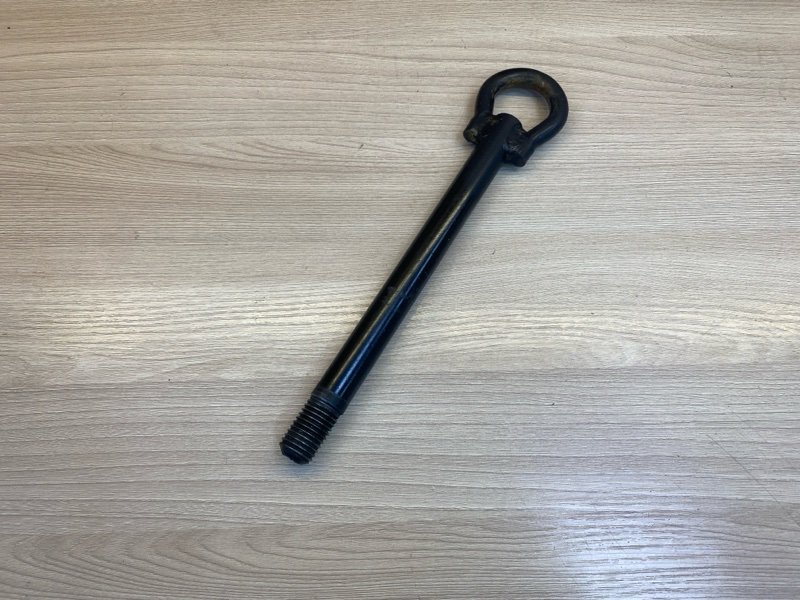 Буксировочный крюк