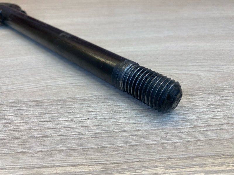 Буксировочный крюк