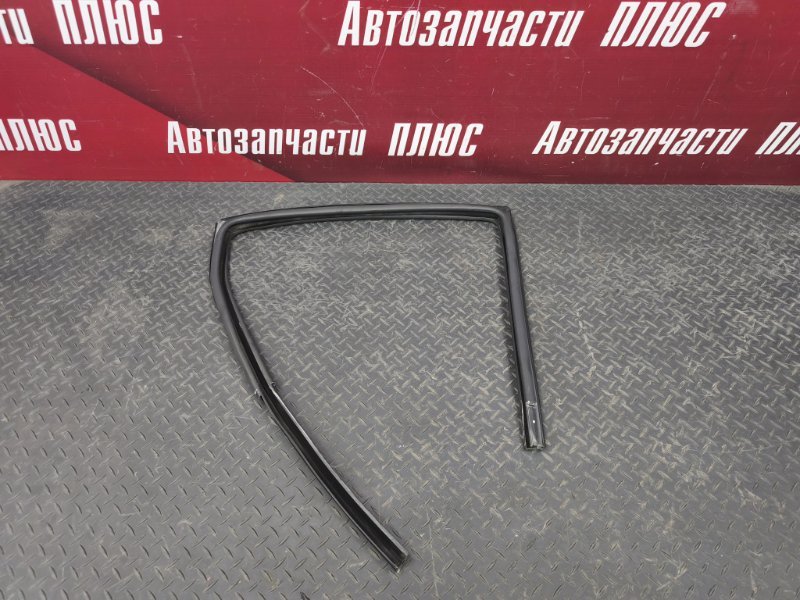 Уплотнитель стекла двери