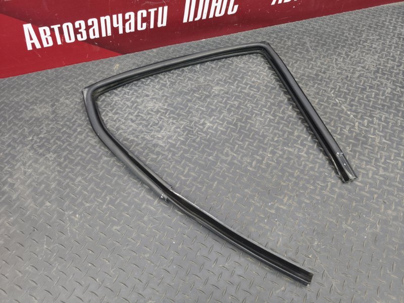Уплотнитель стекла двери
