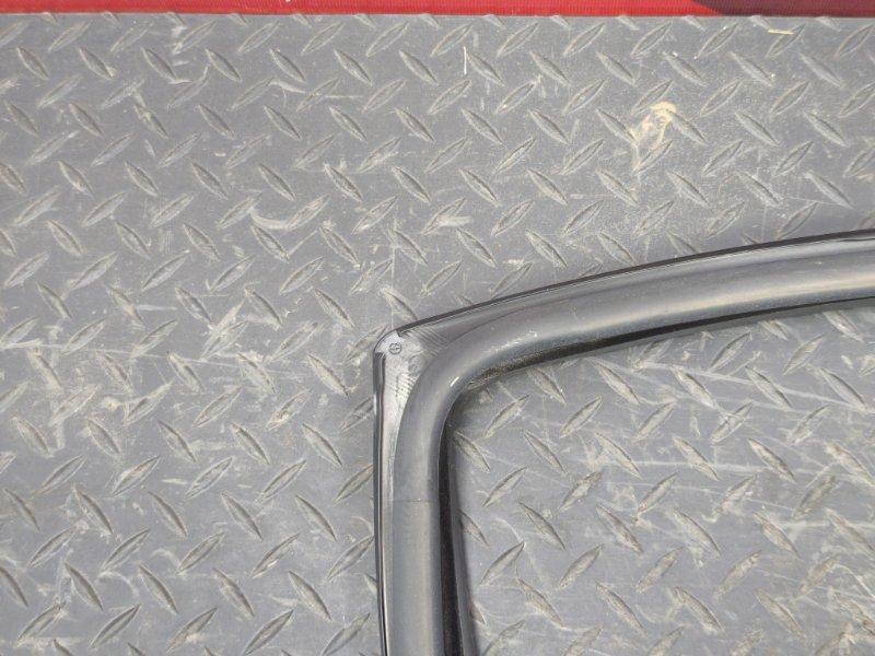 Уплотнитель стекла двери