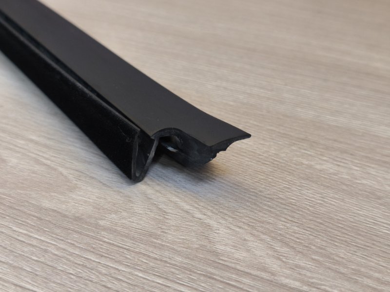 Уплотнитель стекла двери внутренний