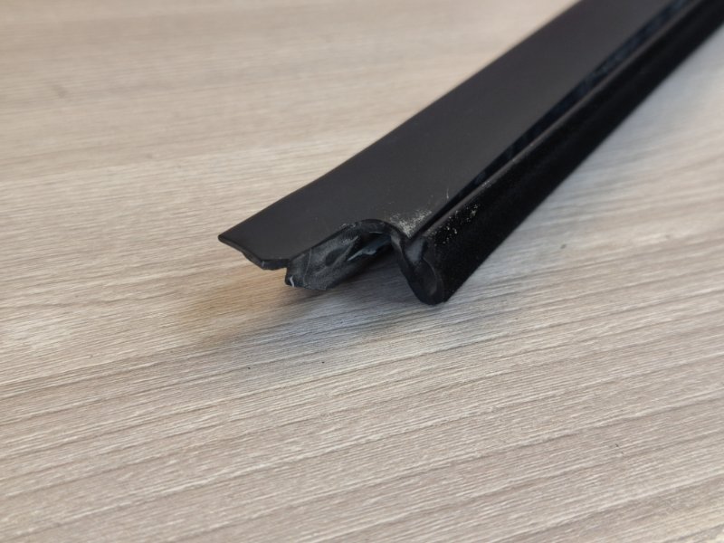 Уплотнитель стекла двери внутренний