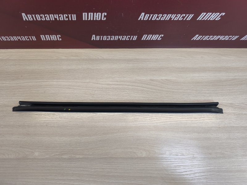 Уплотнитель стекла двери внутренний