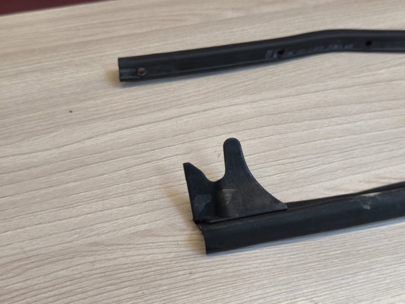 Уплотнитель двери