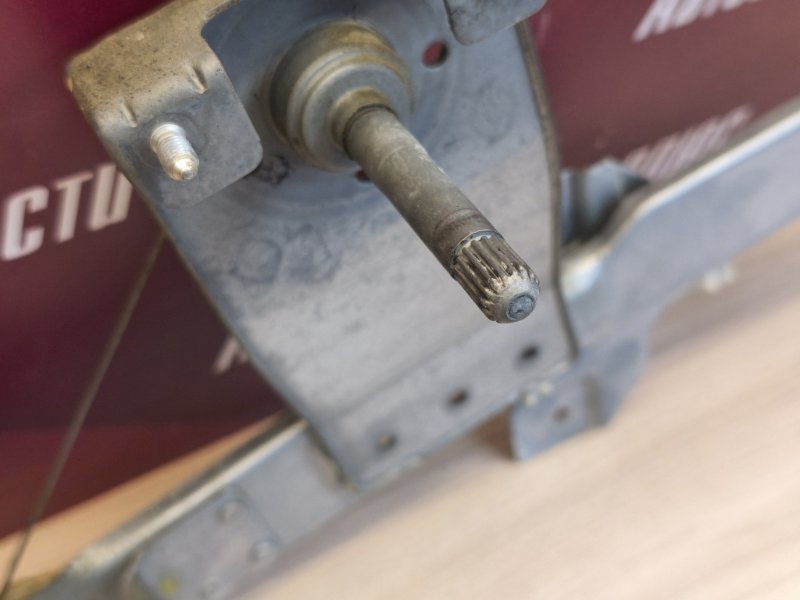 Стеклоподъемник    двери