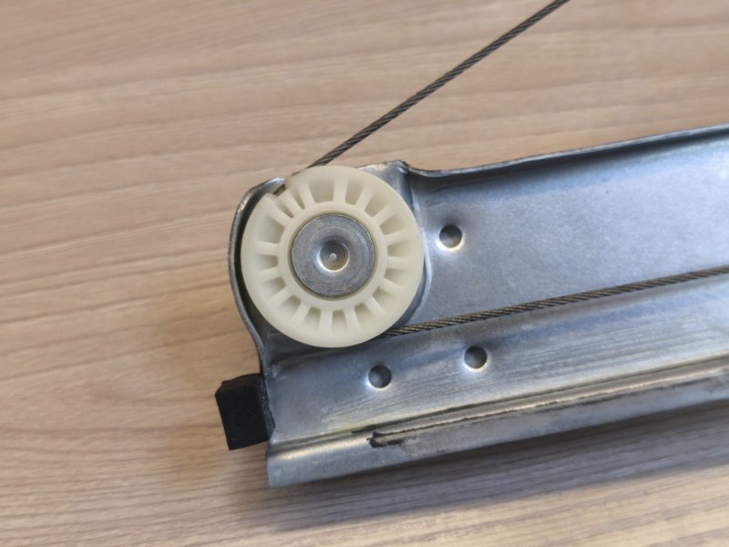 Стеклоподъемник    двери