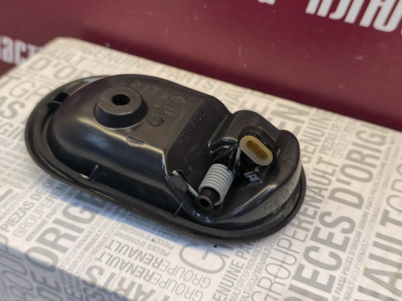 Внутренняя  ручка двери