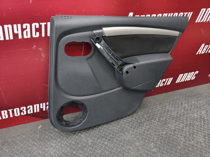 Обшивка боковой двери