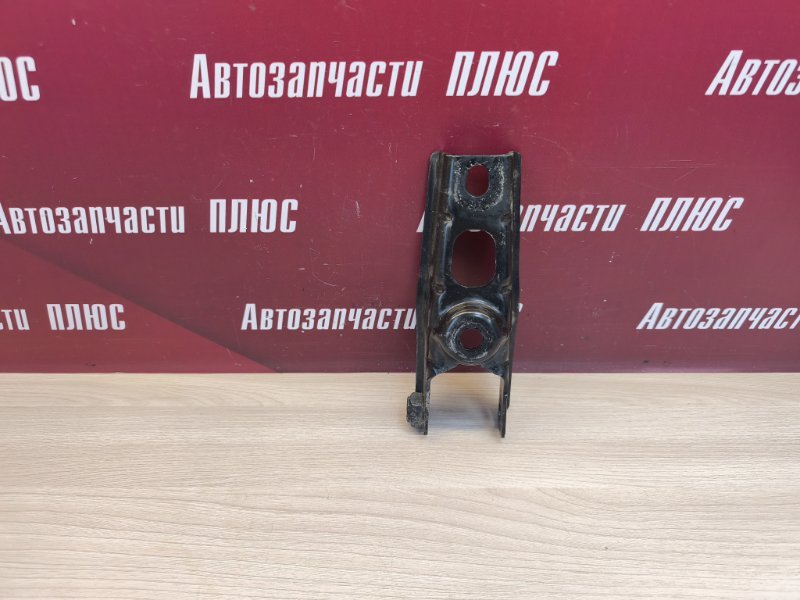 Кронштейн опоры двигателя