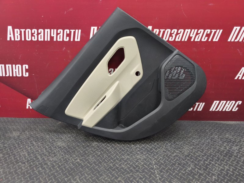 Обшивка боковой двери