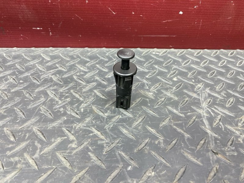 Концевик двери багажника