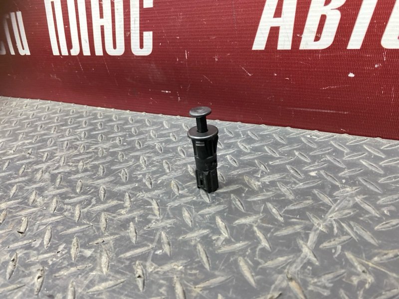 Концевик двери багажника