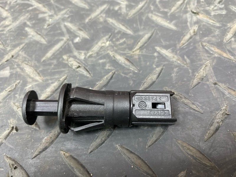 Концевик двери багажника