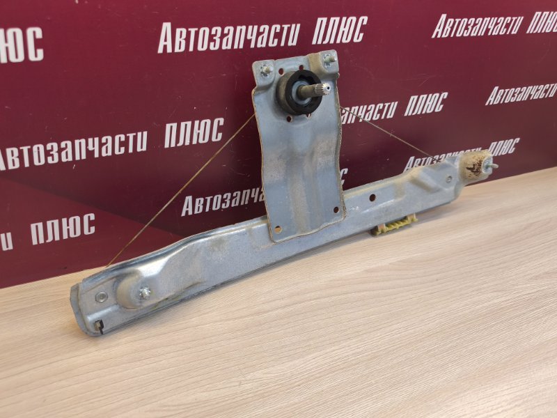 Стеклоподъемник    двери