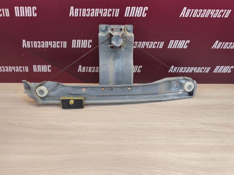 Стеклоподъемник    двери