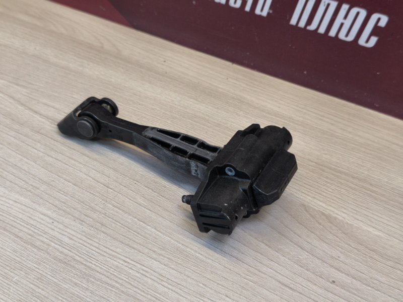 Ограничитель двери