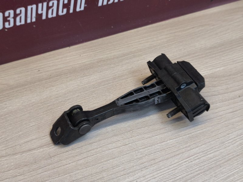 Ограничитель двери