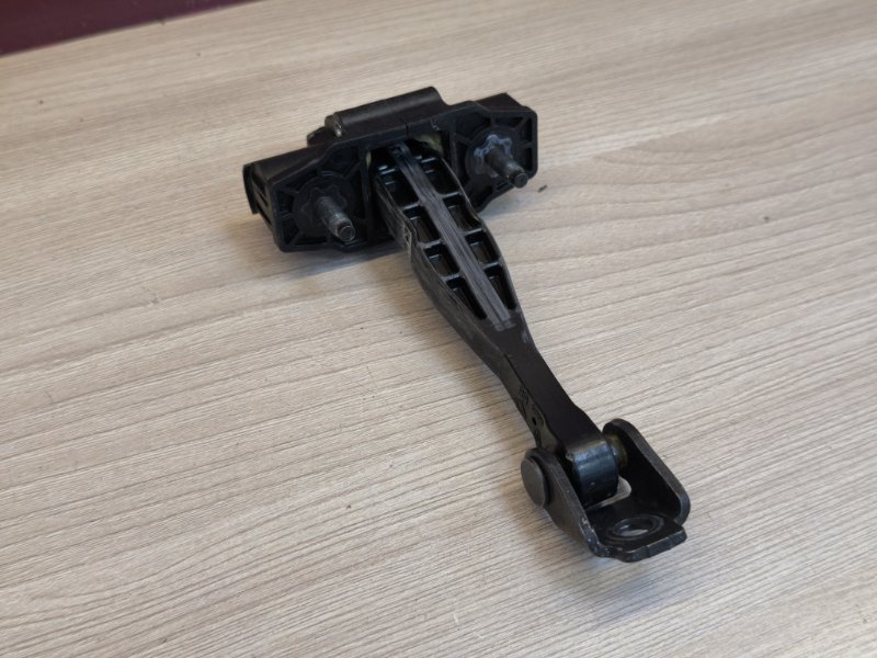 Ограничитель двери