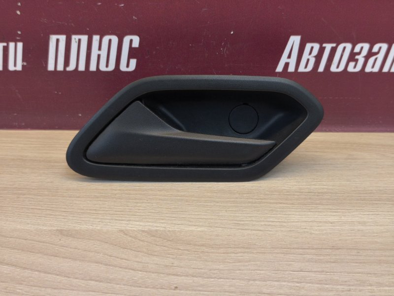 Внутренняя  ручка двери