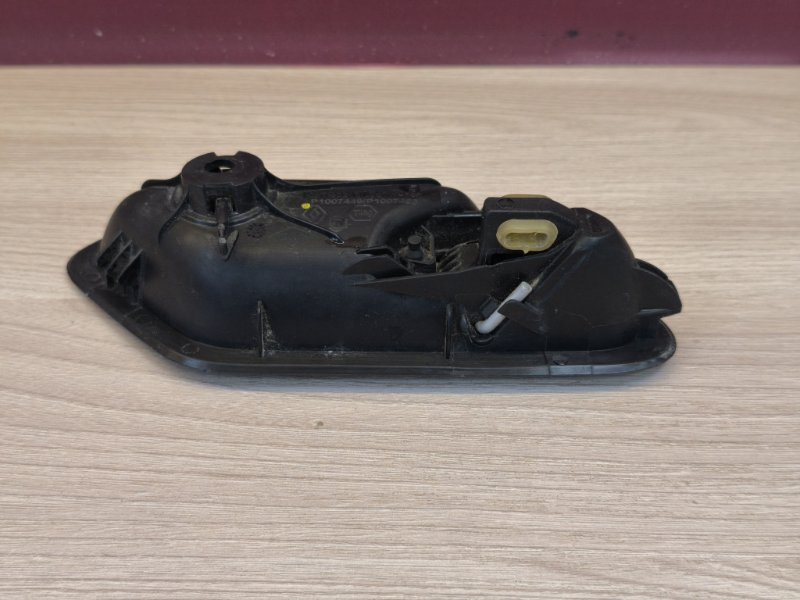 Внутренняя  ручка двери