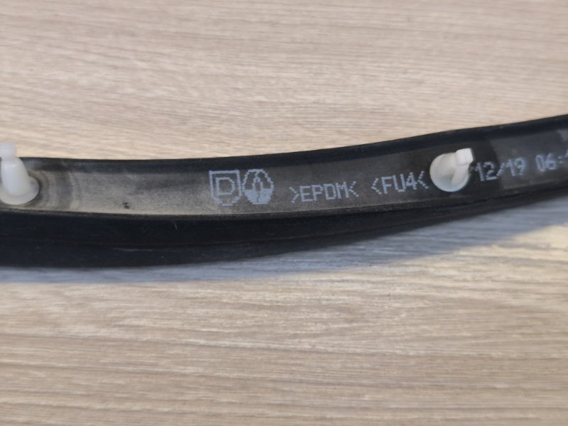 Уплотнитель двери