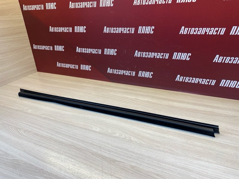 Уплотнитель стекла      двери