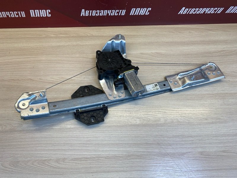 Стеклоподъемник    двери