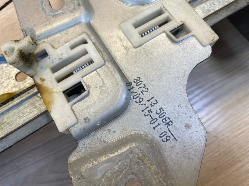 Стеклоподъемник    двери