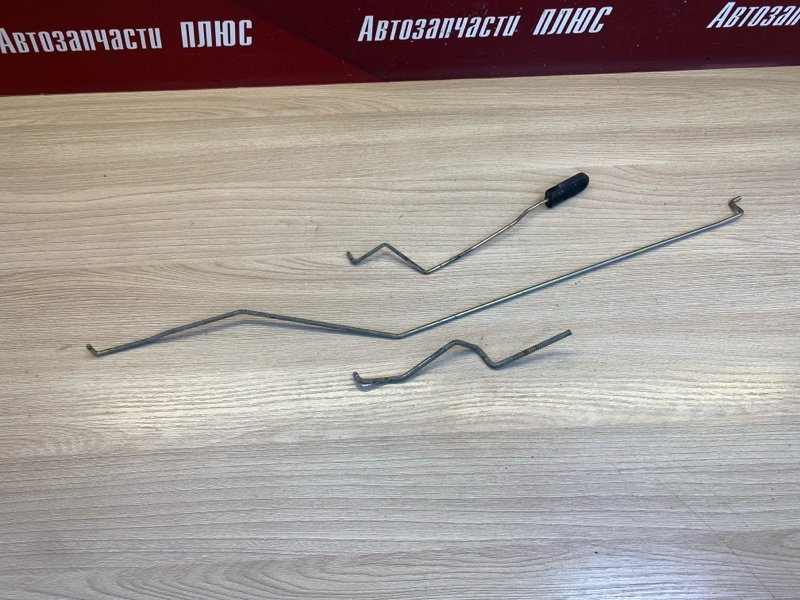 Тяга замка двери