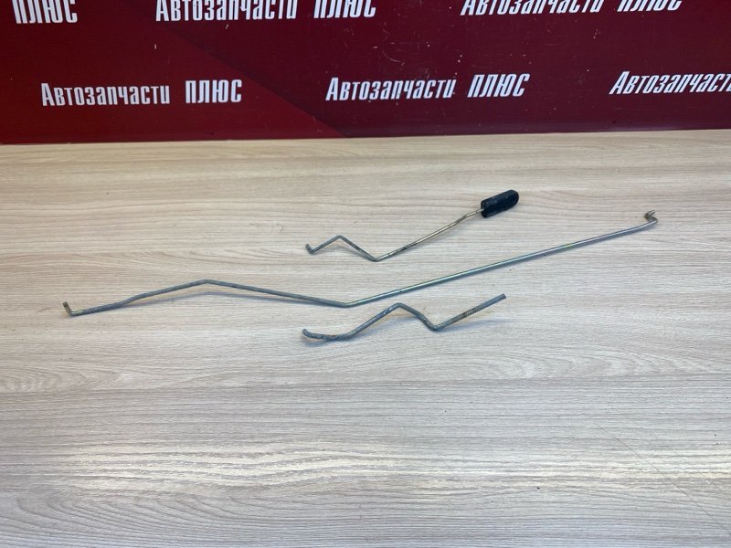 Тяга замка двери