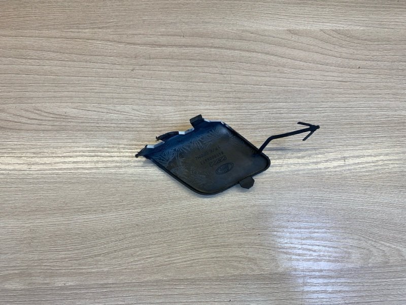 Заглушка буксировочного крюка