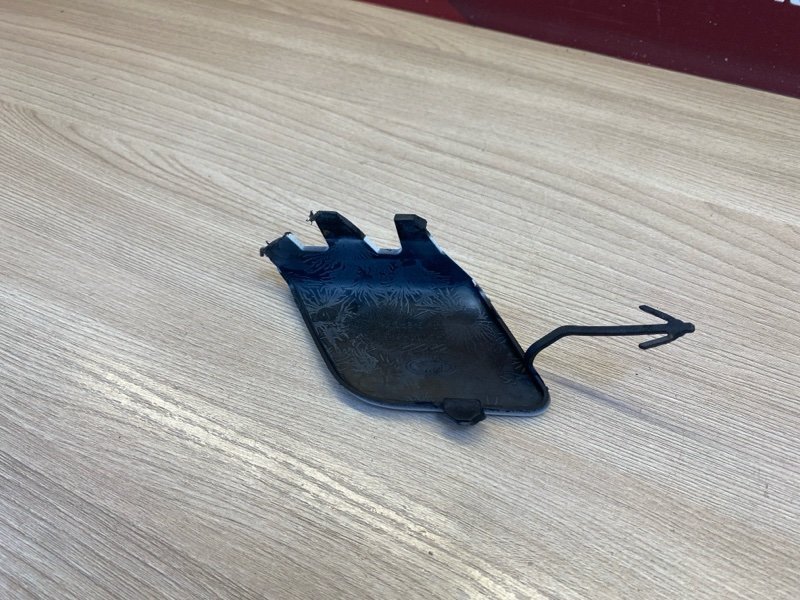 Заглушка буксировочного крюка