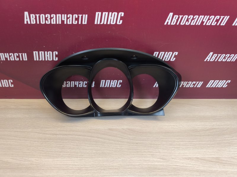 Козырек щитка приборов