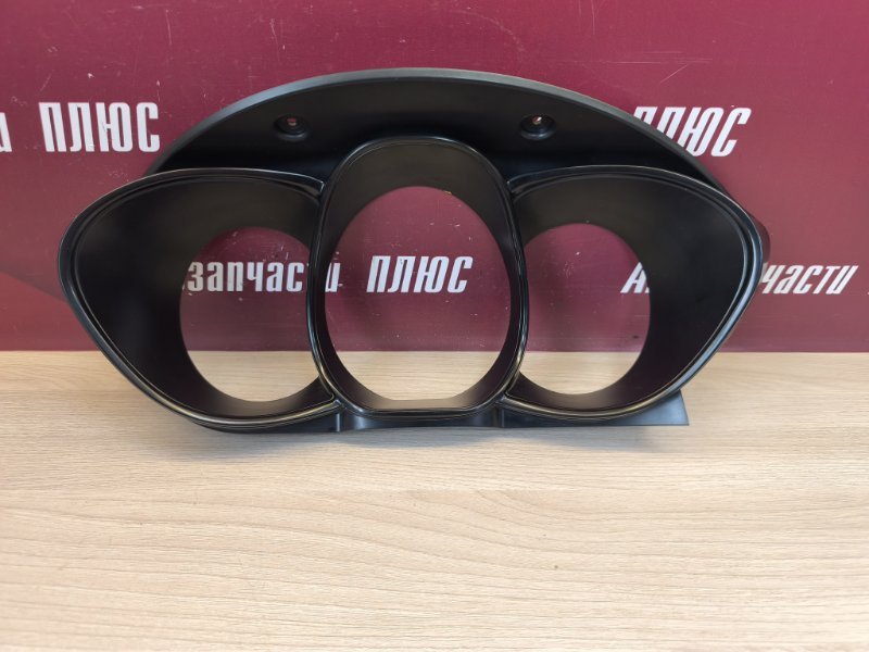 Козырек щитка приборов