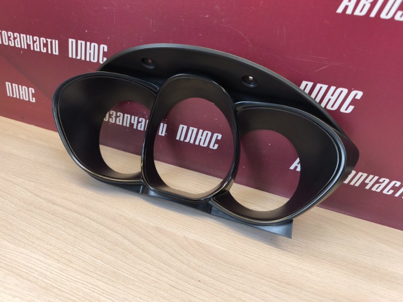 Козырек щитка приборов